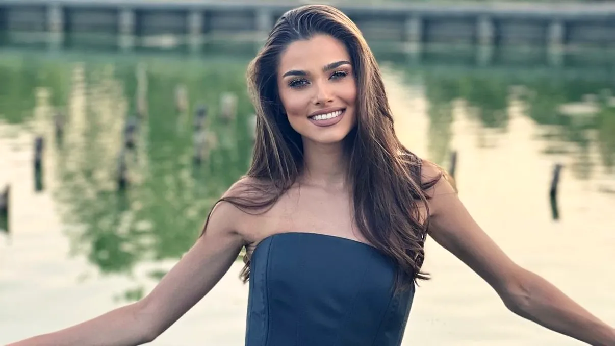 Theo Rose, declaraţie de dragoste pentru un fan care voia să urce pe scenă. 