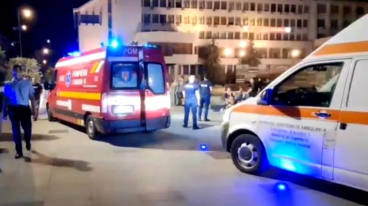 Un copil de 1 an și 5 luni a murit electrocutat în centrul Vasluiului după ce a atins un spot din iarbă. Era cu tatăl său de mână