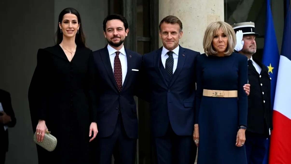 O nouă gafă făcută de Emmanuel Macron faţă de o prinţesă. Brigitte a fost lăsată în urmă şi şi-a arătat nemulţumirea. Foto