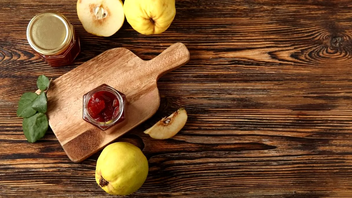 Peltea de gutui, reţeta bunicii. Iese de fiecare dată şi nu are conservanţi