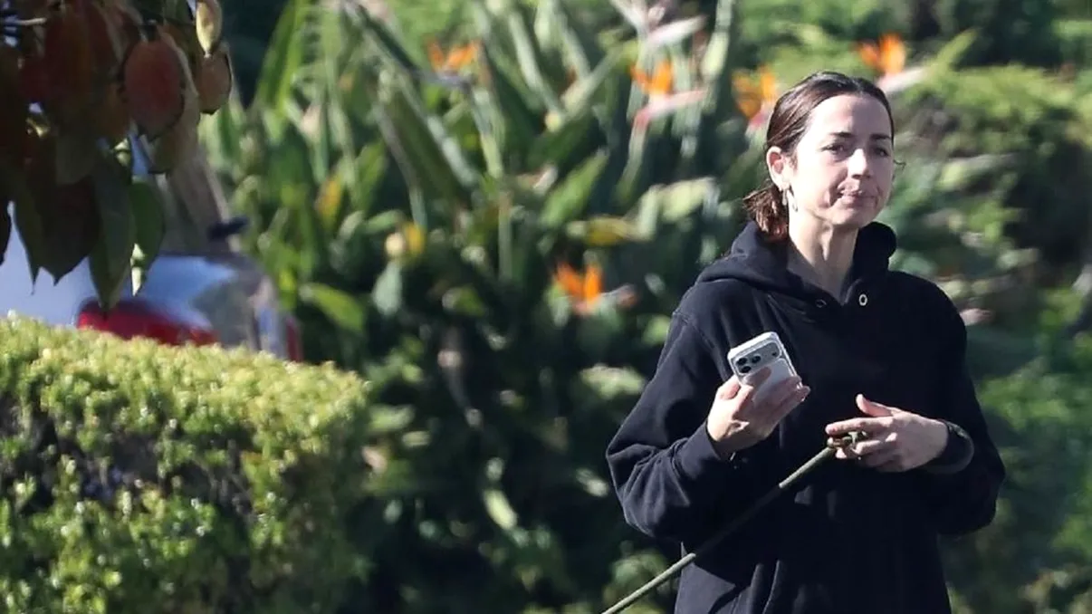 E considerată una dintre cele mai frumoase femei din lume, însă când iese pe stradă e de nerecunoscut. A cucerit cei mai râvniţi bărbaţi