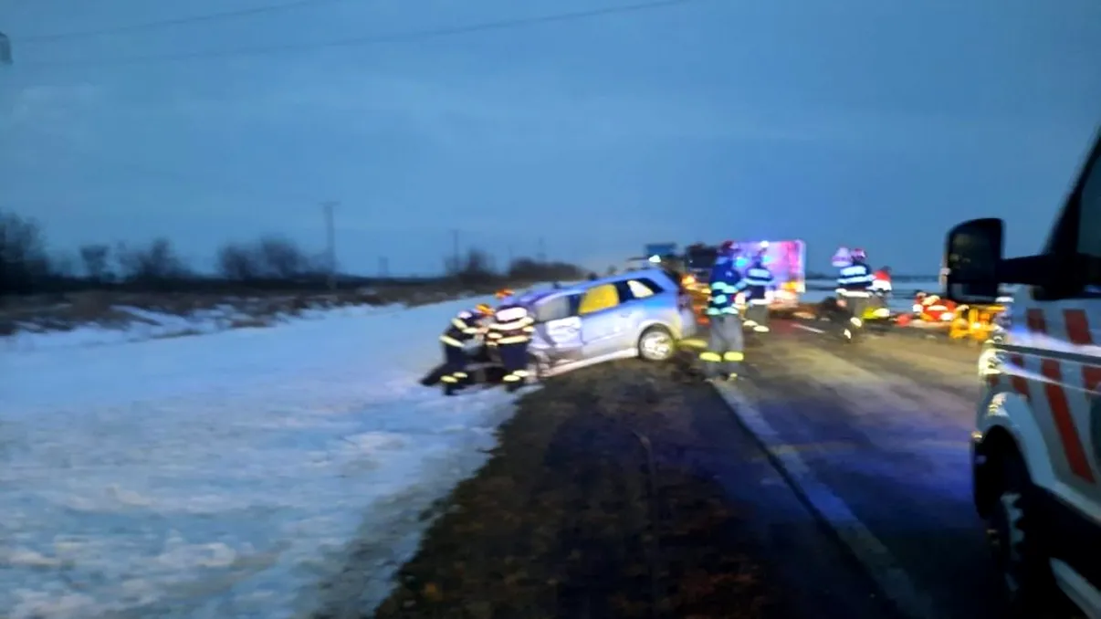 Cum s-a produs accidentul pe DN2B, în judeţul Brăila. O decizie de moment a distrus o familie: O femeie şi un bărbat au murit, fetiţa lor de 6 ani a fost rănită