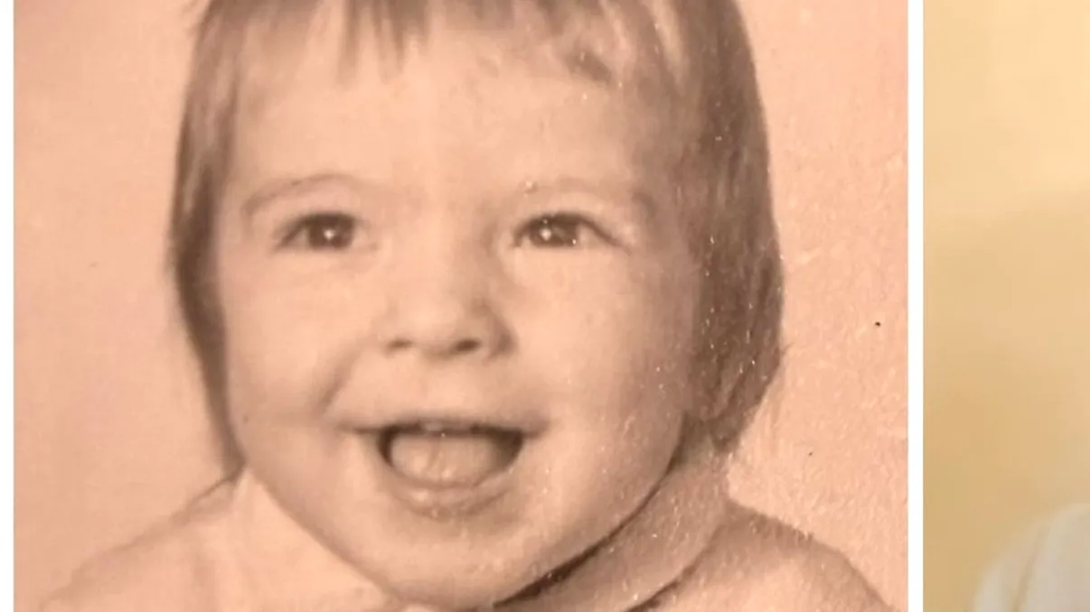 Băiețelul din fotografie este astăzi unul dintre cei mai celebri bărbați din România. Imaginea ascunde însă o amintire dureroasă: „Martorii tăcuți ai trecerii noastre”