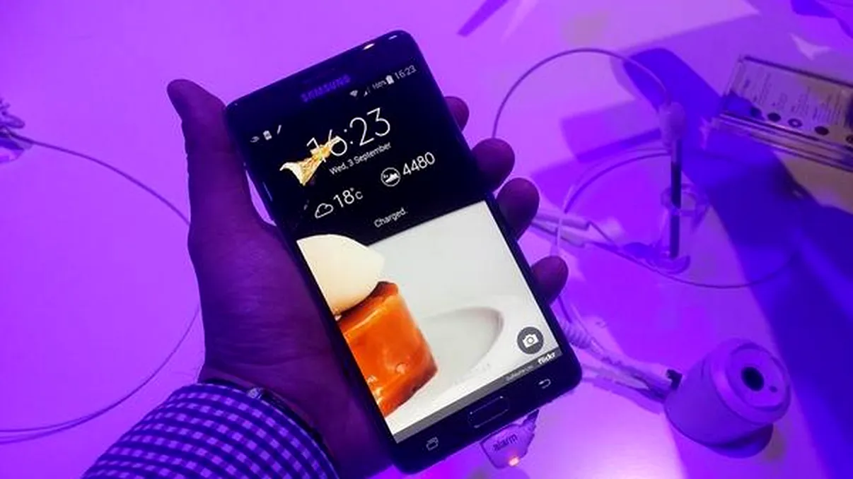 Cu mâinile pe Samsung Galaxy Note 4 [VIDEO Hands-on]