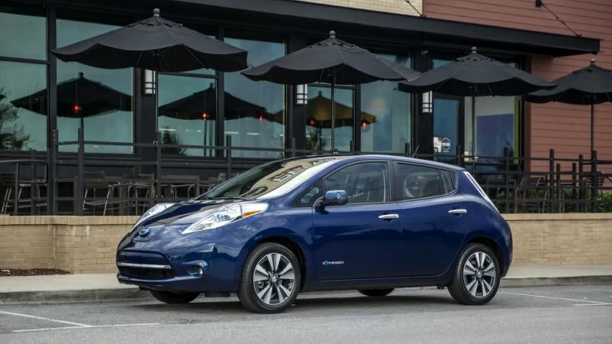 Nissan Leaf va fi o alternativă mai ieftină la Tesla Model 3