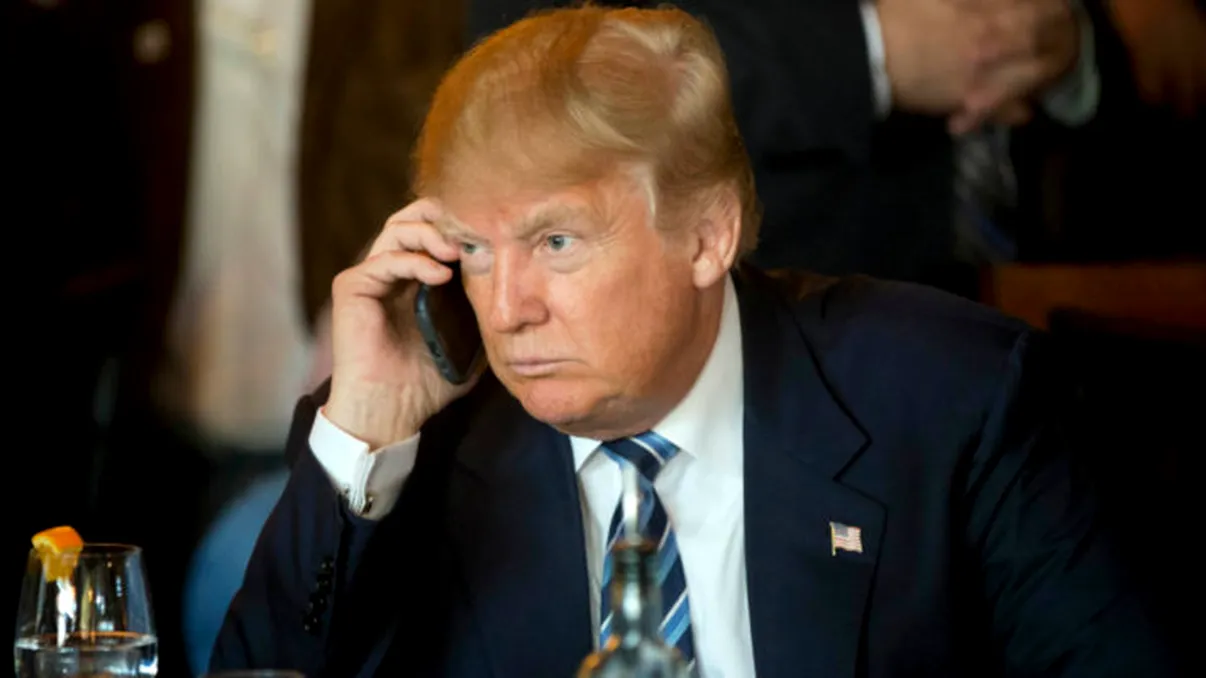 Lui Trump nu-i pasă de siguranța telefonului, că e prea mare bătaie de cap