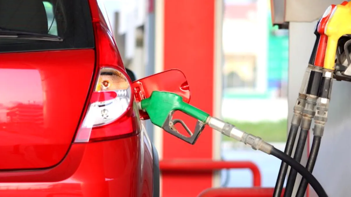 Explozie de prețuri la pompă. Carburantul devine aurul negru
