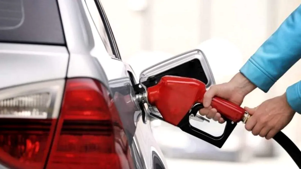 Veste extraordinară pentru toți cei cu mașini pe benzină și motorină. S-ar putea întâmpla la pompă după ieftinirea petrolului în Arabia Saudită
