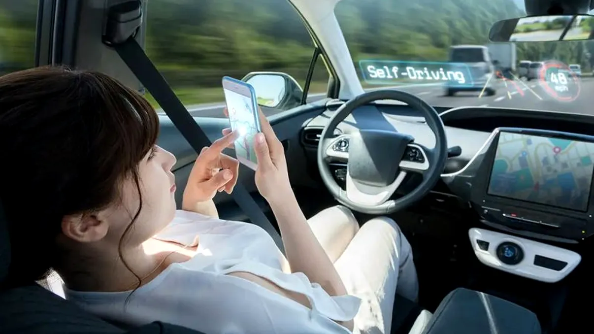 Codul Rutier din România, ”mai prietenos” cu mașinile autonome: ce trebuie să știe șoferii români