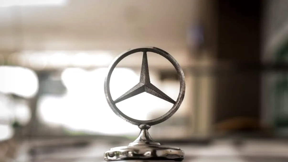 Nu doar Tesla are probleme cu mașinile: numărul uriaș rechemat de Mercedes, de ce