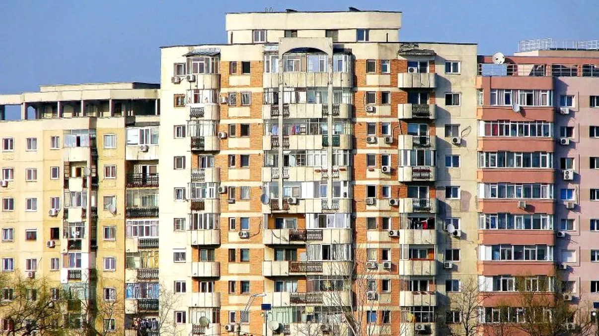 Criza imobiliară din România nu mai are nicio noimă: ce se întâmplă cu prețurile la apartamente în București, Brașov, Cluj, Constanța