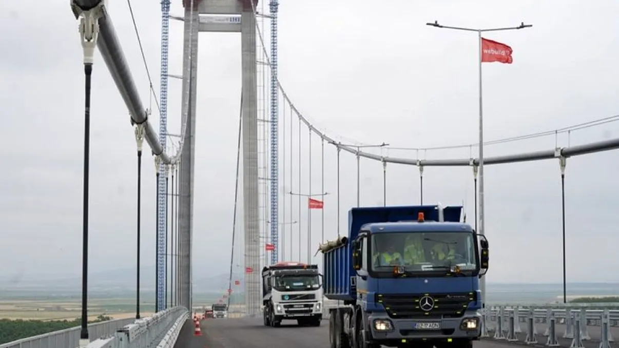 Podul suspendat de la Brăila: Au început testele de rezistență. Cum arată „Golden Gate-ul” României