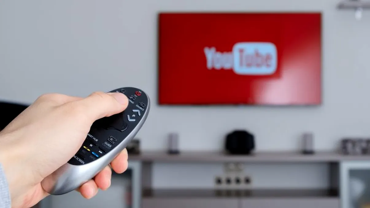 YouTube se schimbă pe televizoare: Ce este nou la aplicație, cum te ajută