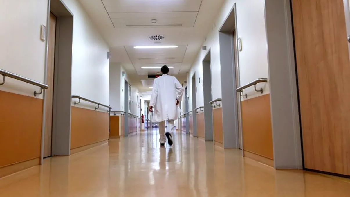 Orașul în care este interzis prin decret locuitorilor să se îmbolnăvească. O decizie bizară, dar care dezvăluie o problemă profundă a lipsei serviciilor medicale din Italia