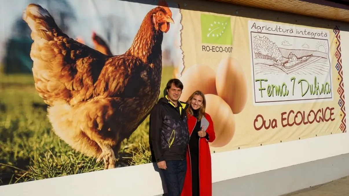 Vladimir și Mara au dat lovitura în România cu o fermă ecologică. Afacerea de succes cu fonduri europene generează 6.000 de ouă bio în fiecare zi