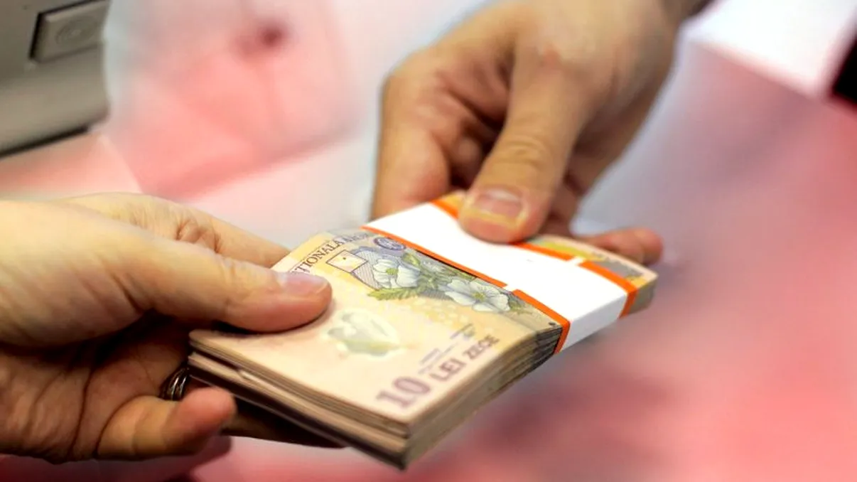 Carduri alimentate cu 800 de lei pentru 1 milion de români: cine le primește și ce condiții trebuie îndeplinite