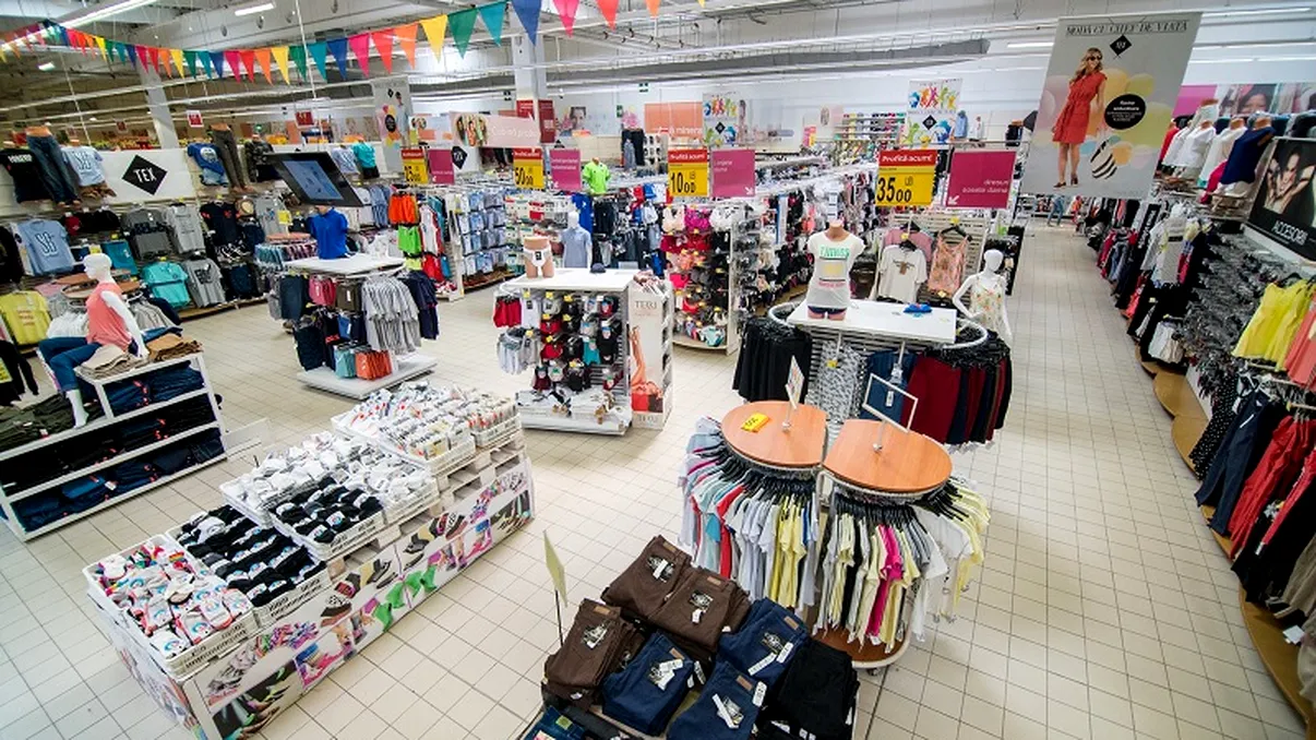 Supermarketul din România care oferă până la 70% reducere pe 10 februarie, când românii sunt îndemnaţi să nu intre în marile magazine. Ce alte promoţii sunt