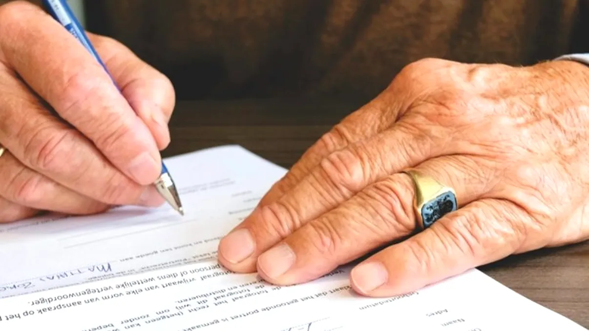 Documentul banal pe care pensionarii trebuie să îl depună cât mai repede pentru a nu pierde bani. Este vorba de mii de lei