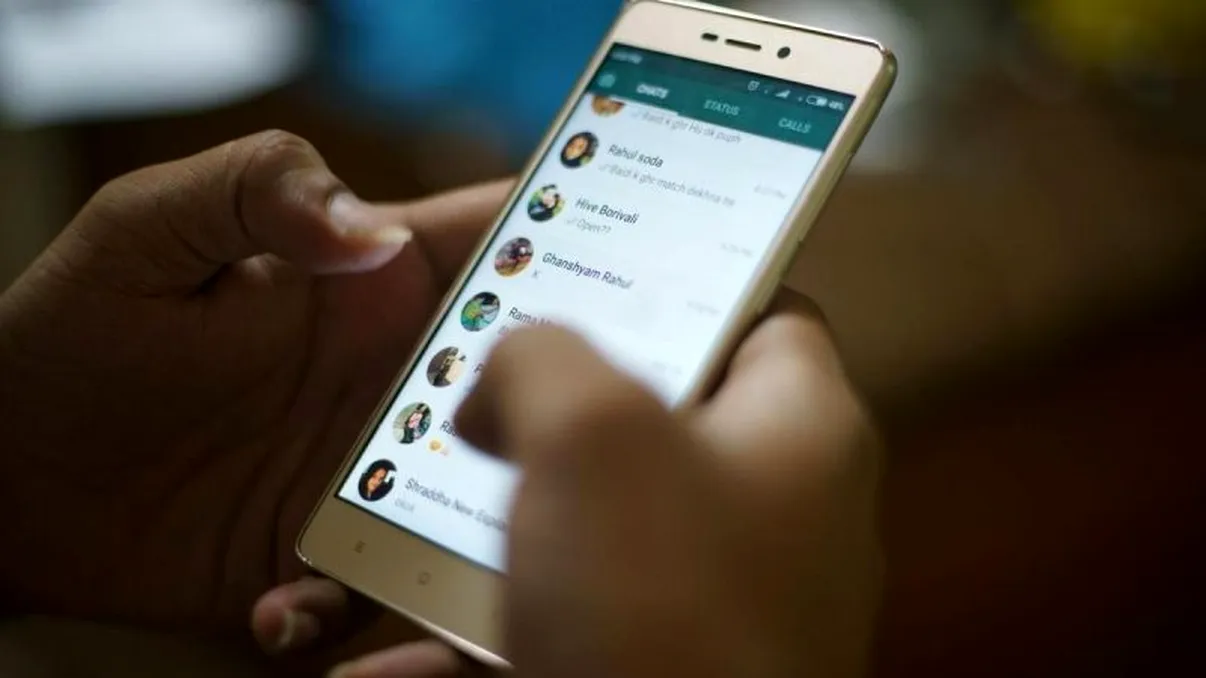 Cum activezi modul invizibil pe WhatsApp. Cum te asiguri că vede nimeni ce faci online, când ești sau nu activ