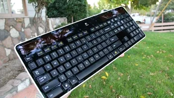 Logitech renunta complet la baterii cu tastatura K750