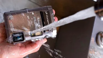 Olympus a luat rezistenta si mai in serios