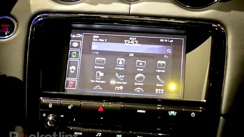 Jaguar pune dock pentru smartphone pe XJ, din 2012
