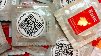 Prezervativele vor veni cu coduri QR - poti da check la locul actiunii