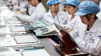 Muncitorii de la Foxconn nu vor sa munceasca mai putin