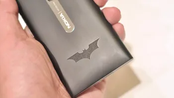 Batman Nokia Lumia 900 se lanseaza in Europa