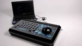 Un Starcraft-er pasionat si-a facut propriul controller