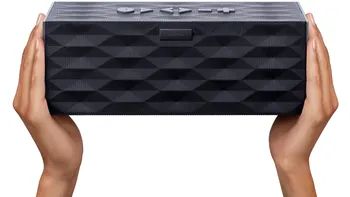 Jawbone imbratiseaza schimbarea dock-ului de iPhone printr-o campanie