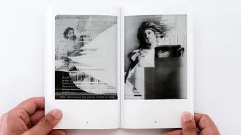 Broken Kindle -  arta din ecrane defecte capturata intr-un album tiparit