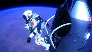Noi filmari preluate de pe casca lui Felix Baumgartner - Cadere in gol cu viteza sunetului