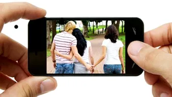 Exista un smartphone Fujitsu pentru cei cu o viata dubla