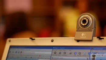 Un hacker a convins 350 de femei sa se dezbrace in fata camerei