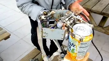 Cum poate un robot sa fure dintr-un automat de sucuri? [VIDEO]