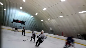 Google Glass te ajuta sa vezi cum e pe un teren de hockey