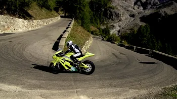 Prima motocicleta electrica a luat trofeul Pikes Peak: Lightning Motorcycles