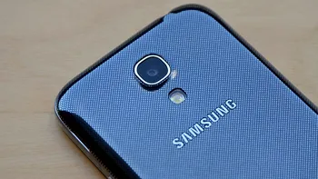 Noul telefon Facebook ar putea fi produs de Samsung