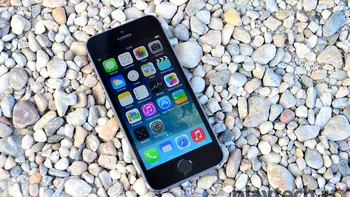 Apple a anuntat cand vom avea oficial in Romania noul iPhone 5S si 5C