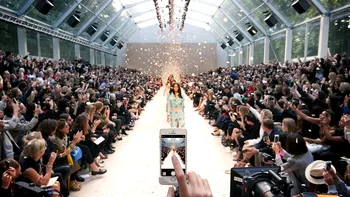 Burberry a filmat la London Fashion Week cu iPhone 5S
