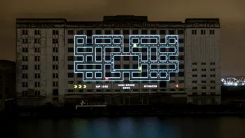 Cei de la Gadget Show creează cel mai mare joc Pac-Man din lume