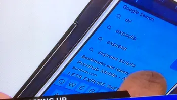 Un reporter a uitat să își șteargă istoricul browser-ului înainte de a intra în emisie