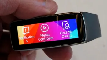 Samsung Gear Fit -  un altfel de smartwatch de la Samsung