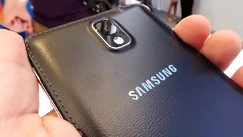 Samsung se laudă că Galaxy Note 4 nu se îndoaie [VIDEO]