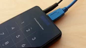 Lockdown, carcasa HDD extern cu criptare hardware [REVIEW]