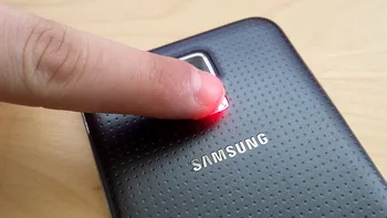 iPhone e telefonul care îi pune „lesă“ utilizatorului, în ultima reclamă Samsung [VIDEO]