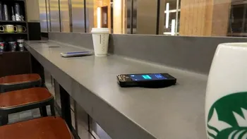 Starbucks se aliază cu Duracell pentru a oferi încărcare wireless
