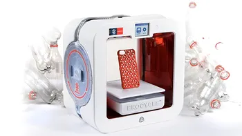Imprimanta 3D Ekocycle Cube funcţionează cu... peturi de Coca-Cola
