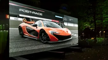 Titan Zeus - TV 4K aproape imposibil de băgat în casă